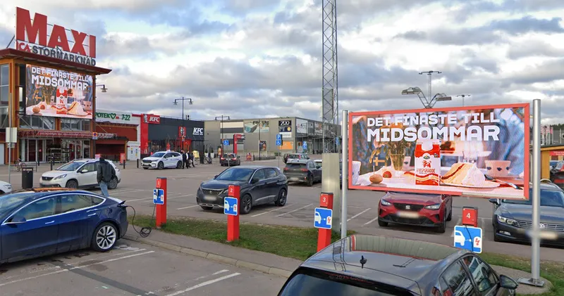 Västerås - ICA Maxi Erikslund Parksign 1 (N) & (S)